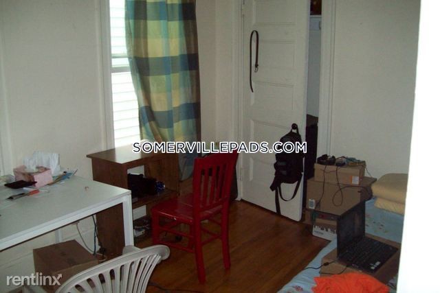 Building Photo - 4 br, 1 bath  - 380 Washington St # 2H