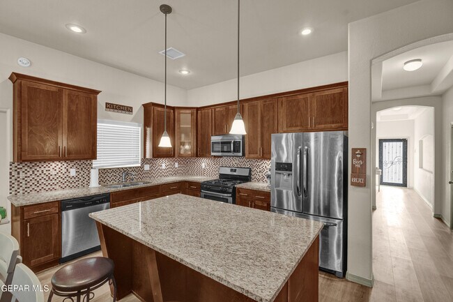 Building Photo - 3865 Loma Brisa Dr
