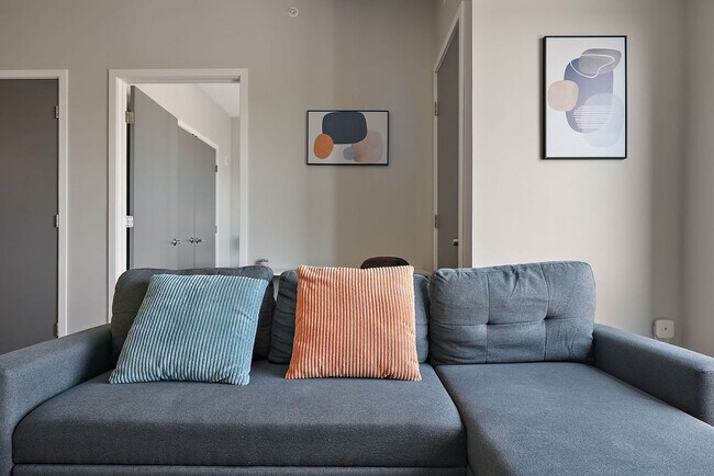 Building Photo - 1410 Nicollet Ave