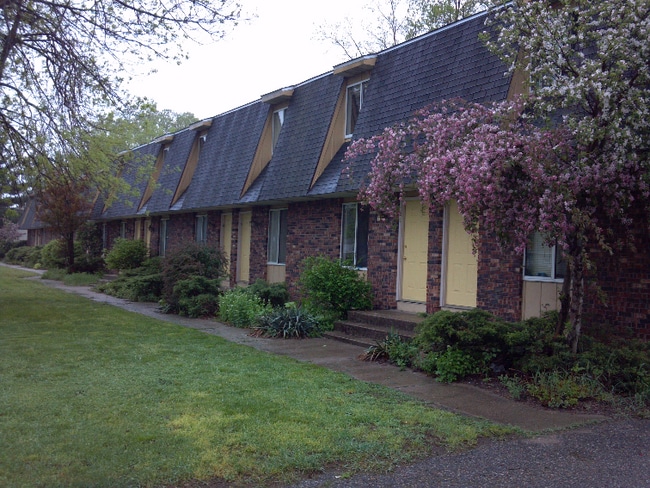 Building Photo - 552 136th Ave