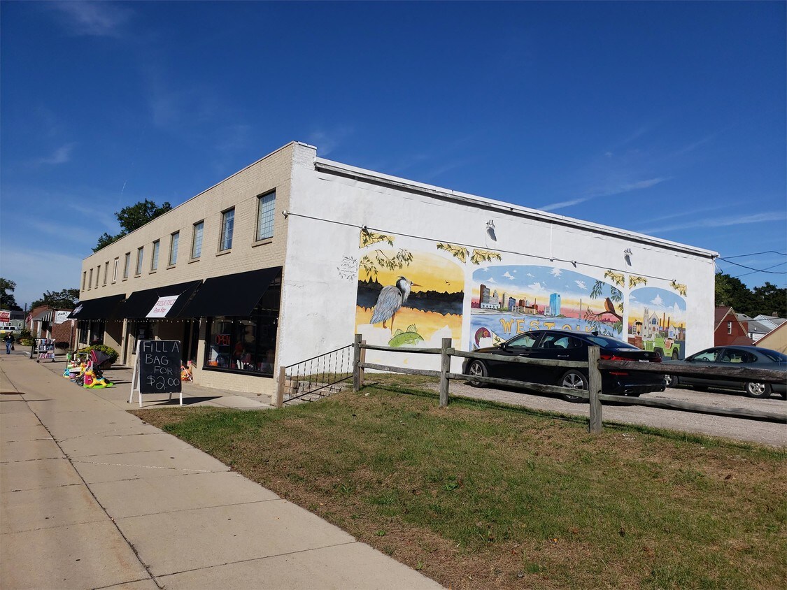 Foto principal - 2854 W Sylvania Ave