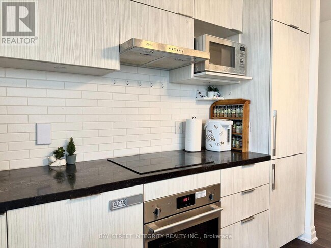 Building Photo - 8-9068 Rouge Valley Dr W