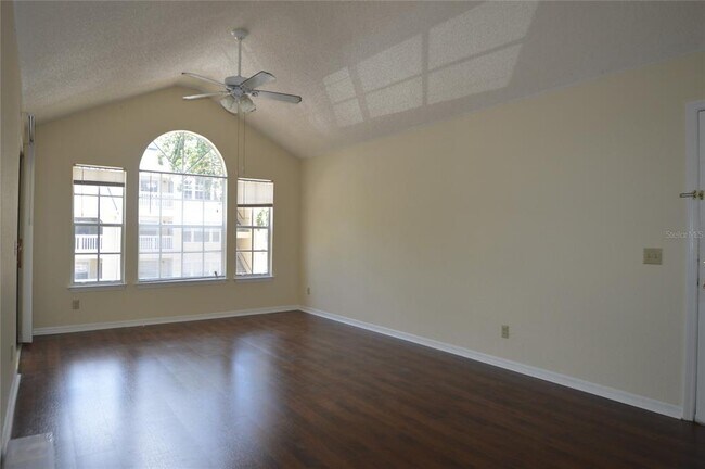 Foto del edificio - 1025 S Hiawassee Rd