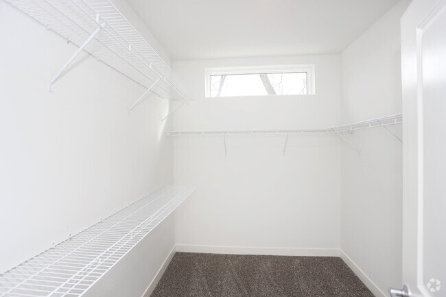 2BR, 2BR / Greenlake - 1122 SF - Monon 46