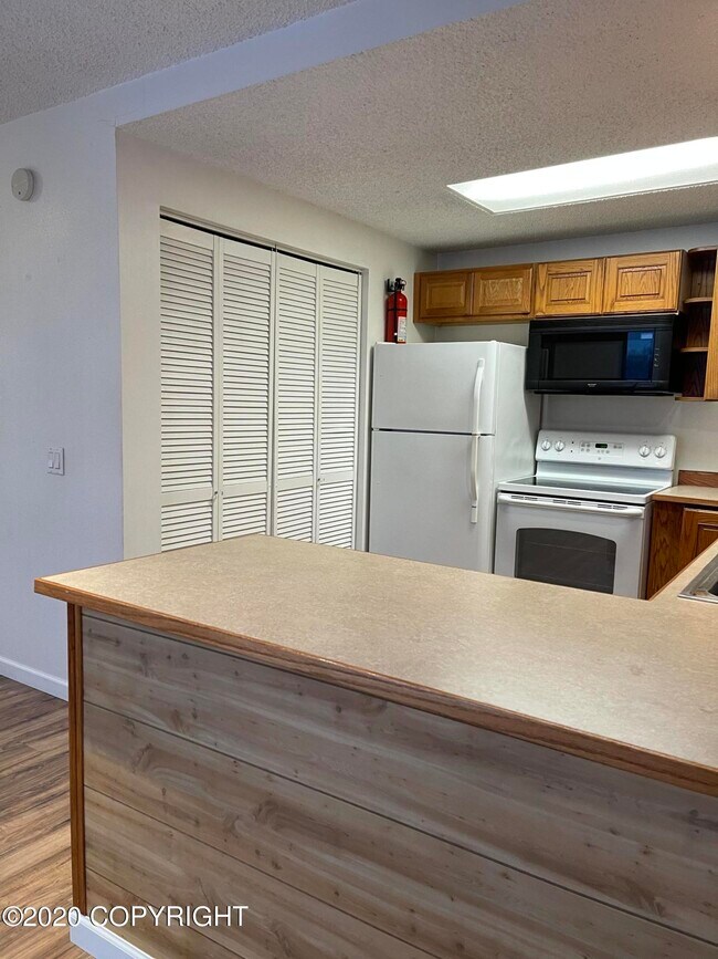 Building Photo - 3960 Reka Dr