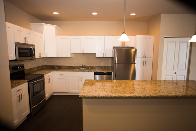 View Of Kitchen - Worthington Apartments