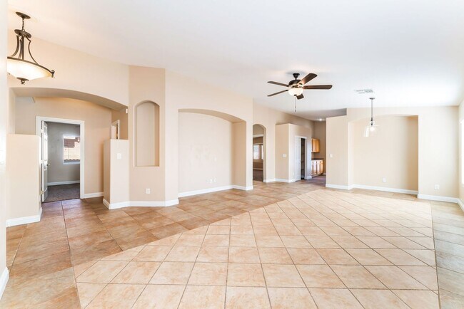 Building Photo - Gorgeous Mountains Edge Pool Home For Rent !