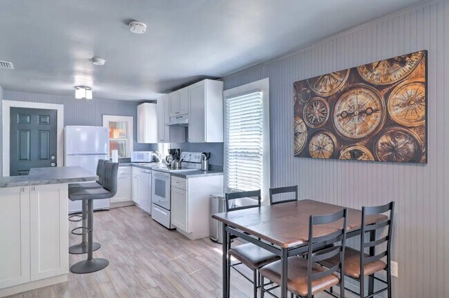 Foto del edificio - 1 MONTH FREE RENT! Cozy 2 bed 1 bath St. A...