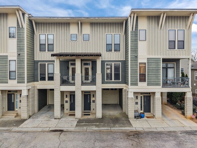 Building Photo - Modern 3-level townhome in NoDa!