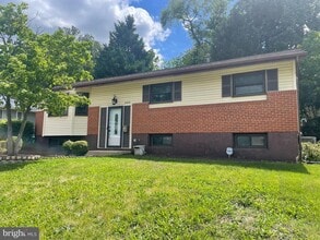 Building Photo - 5515 Helmont Dr