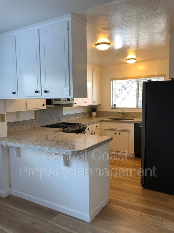 Building Photo - 725 Lobos St