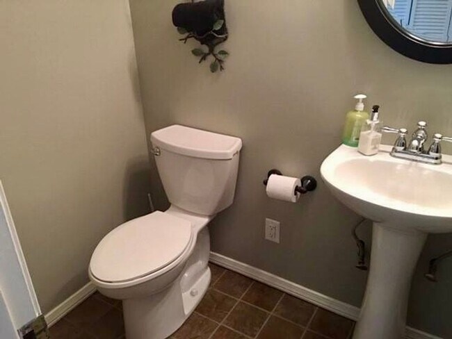 Foto del edificio - 231 Grove Dr