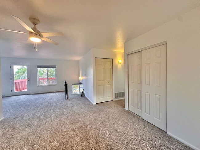 Building Photo - Gorgeous & Remodeled-4 Bedroom-Green Mount...