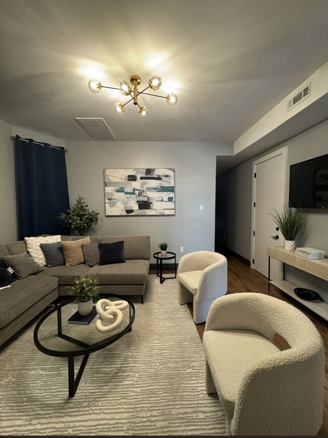 Unit 2 - 74 Baldwin Ave