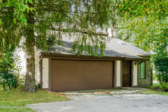 Building Photo - 2808 Six Mile Ln