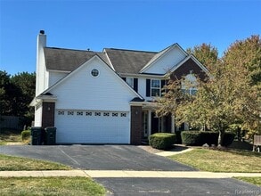 Building Photo - 2609 Huntington Dr