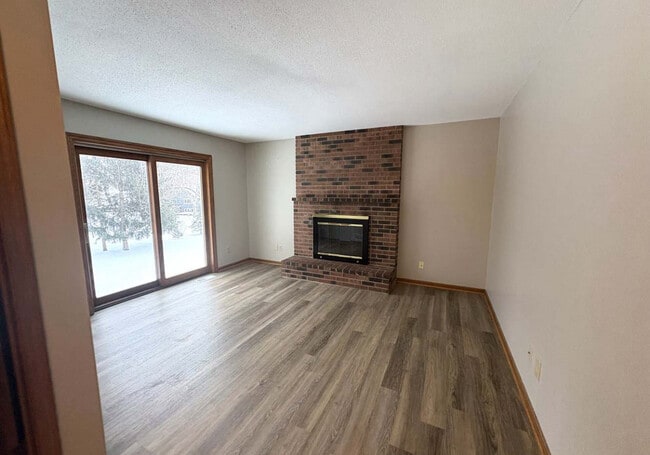 Building Photo - 7362 Paulsen Dr