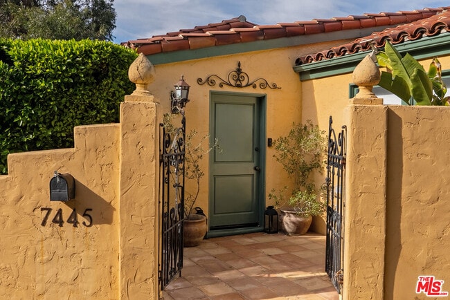 Foto del edificio - 7445 Palo Vista Dr