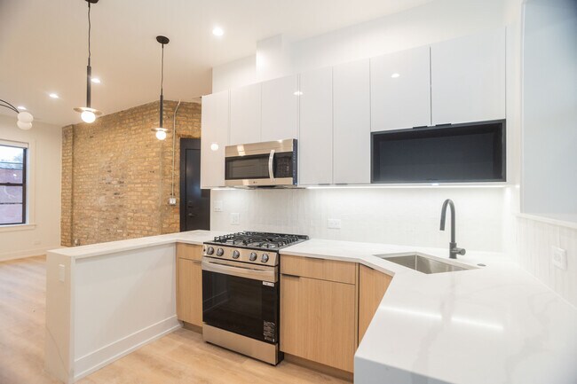 Foto del edificio - 3251 W Belden Ave