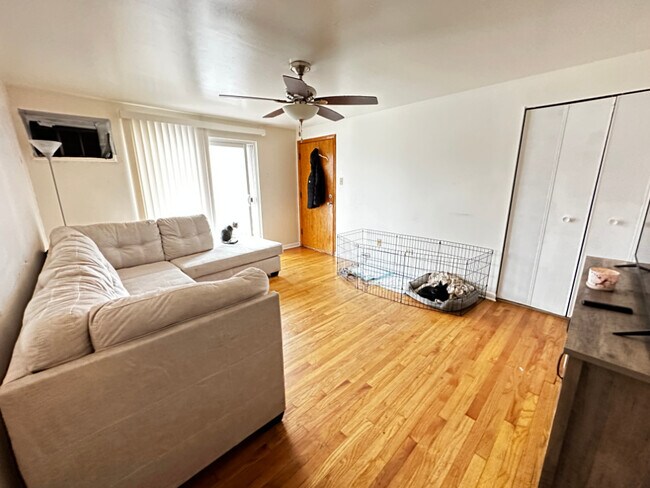 Building Photo - 3925 W 47th St