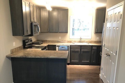 Foto del edificio - 1355 Charleston Ave