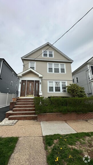 Building Photo - 1044 Cross Ave
