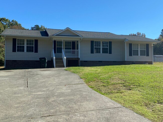 Foto del edificio - Beautiful 4 Bedroom, 2 Bath House Convenie...