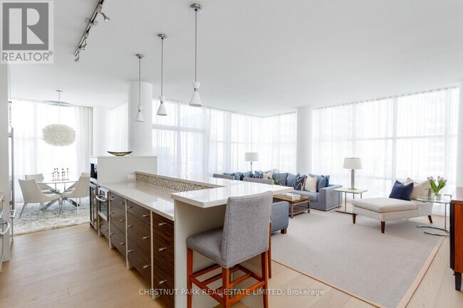 Building Photo - 10 Navy Wharf Ct