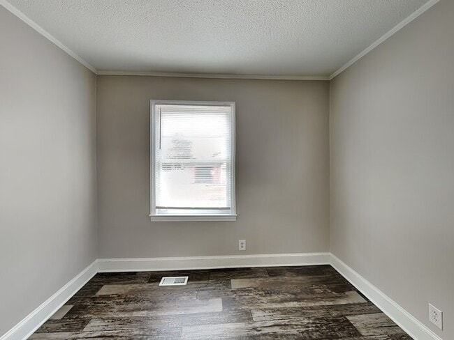 Building Photo - 1432 Mt Gallant Rd