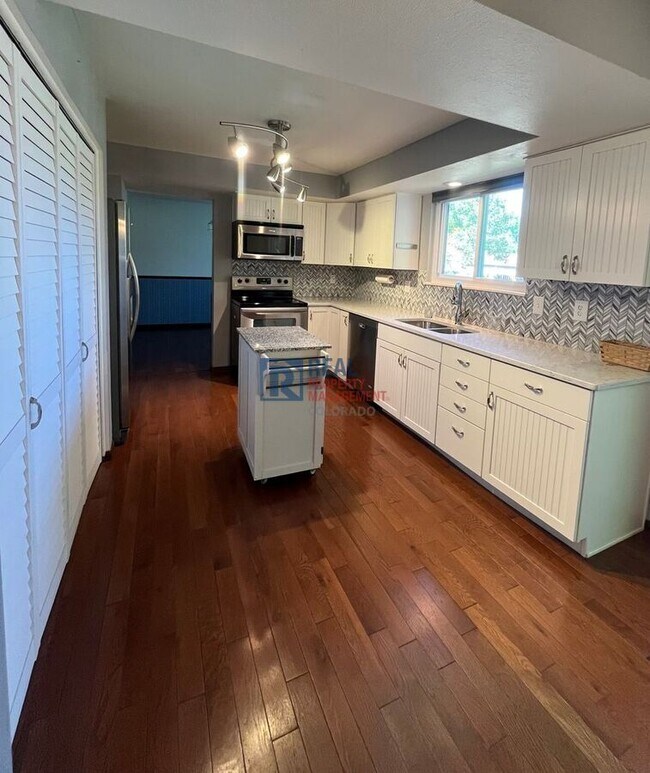 Building Photo - 4044 Cypress Ct