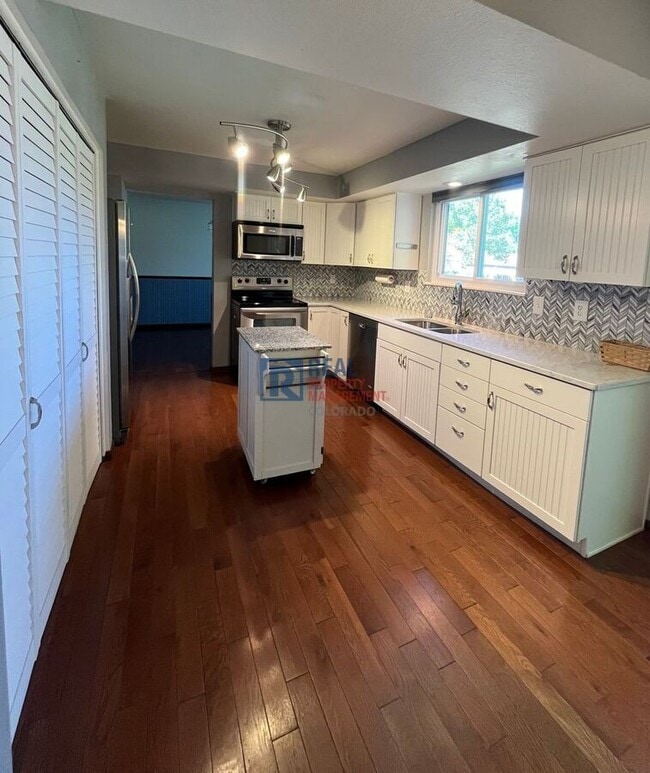 Foto del edificio - 4044 Cypress Ct