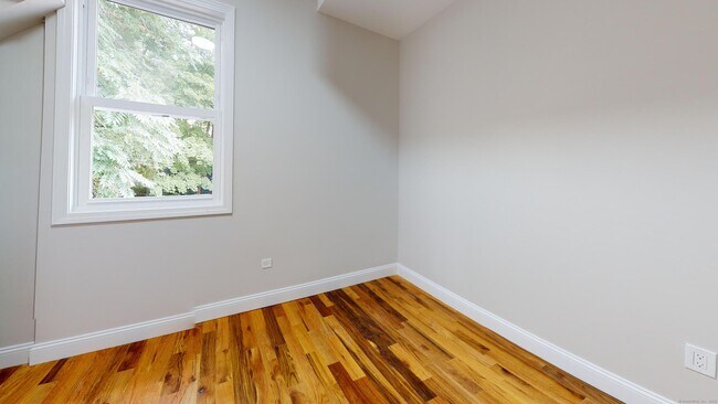 Foto del edificio - 544 Whitney Ave