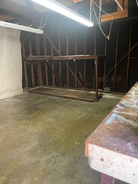 garage space - 6506 W 84th St