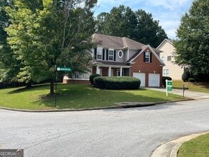 Building Photo - 8801 Lakecrest Way