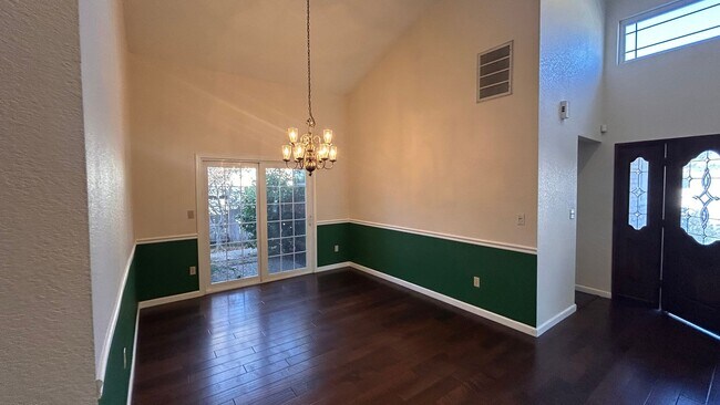 Building Photo - Nice home in Modesto
