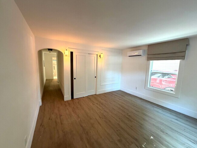 Foto del edificio - Tastefully remodeled Midtown Sacramento Apartment with Private Backyard Patio!