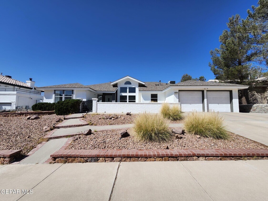 Foto principal - 6613 Imperial Ridge Dr