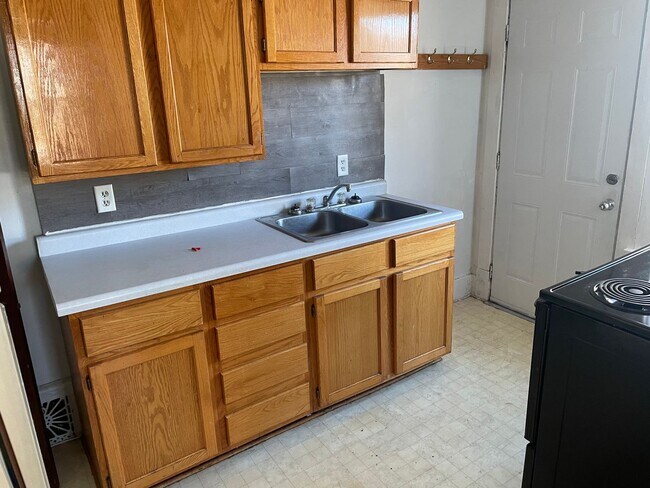 Foto del edificio - 325/327 3rd St NE