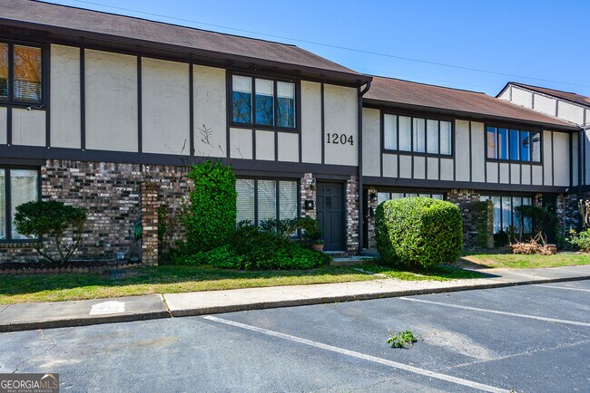 Building Photo - 1204 Ashborough Terrace