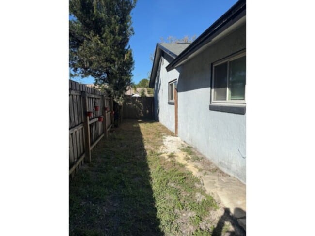 Foto del edificio - Longwood 2 Bedroom, 1 Bath, ALL NEW INSIDE!