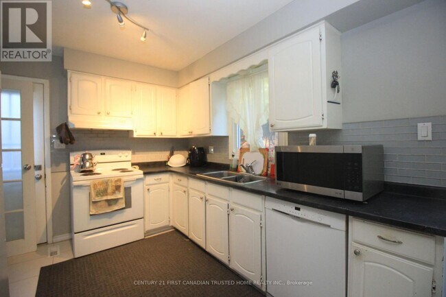 Photo du bâtiment - 1787 Aldersbrook Rd