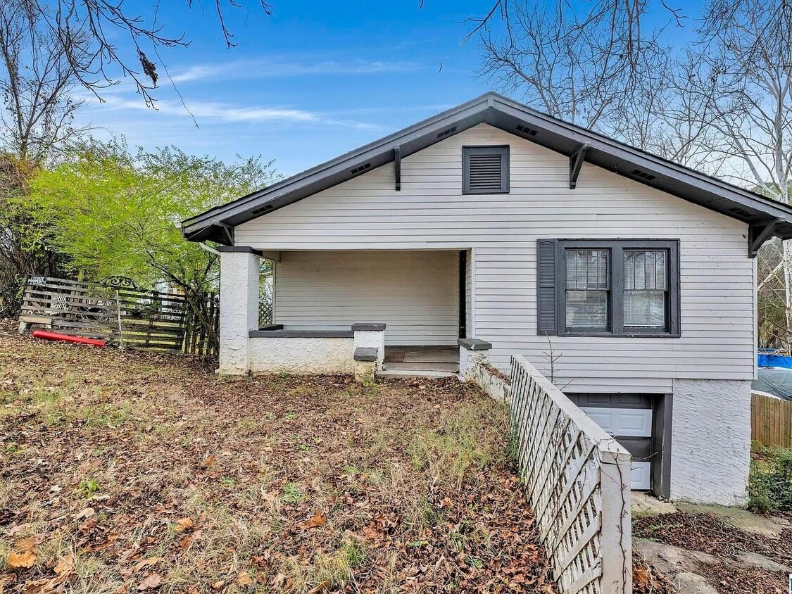 Primary Photo - Newly Renovated 3 Bedroom, 2 Bathroom Home