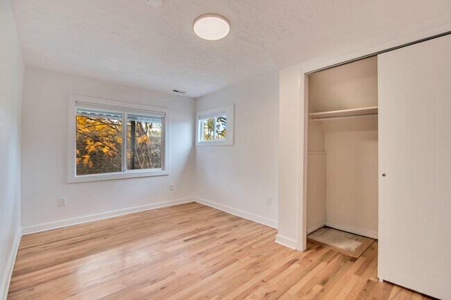 Building Photo - 827 South 700 East, Unit 2