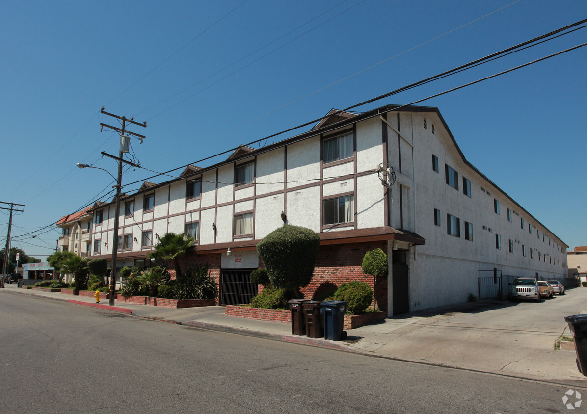 Primary Photo - Crest Valley Rental Homes