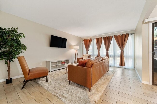 Building Photo - 5071 Eaglesmere Dr