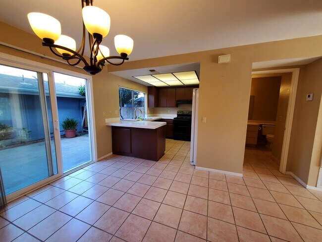 Building Photo - 241 Blossom Way