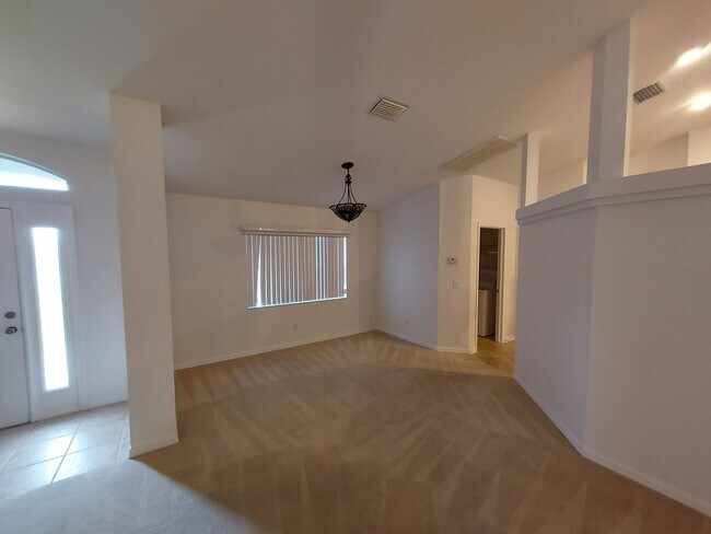 Foto del edificio - 3203 NW 45 CT. 55+ COMMUNITY