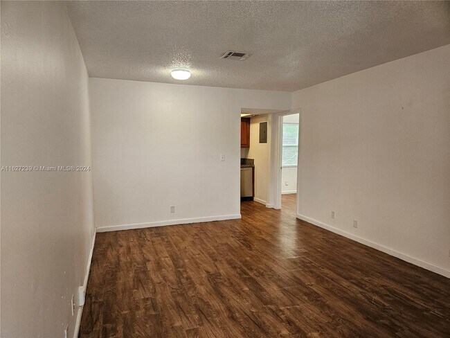 Building Photo - 4103 Riverside Dr