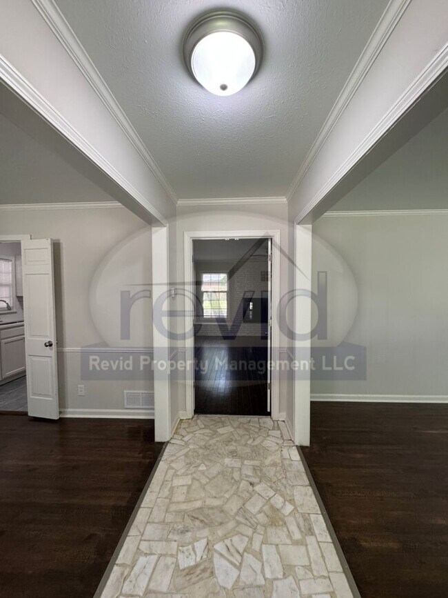 Foto del edificio - 5467 Derron Ave
