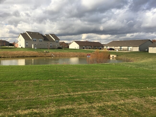 Building Photo - 2206 Shamrock Ln